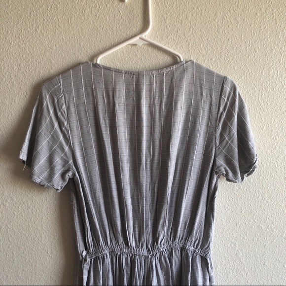 A new day grey and white romper - Picture 4 of 4